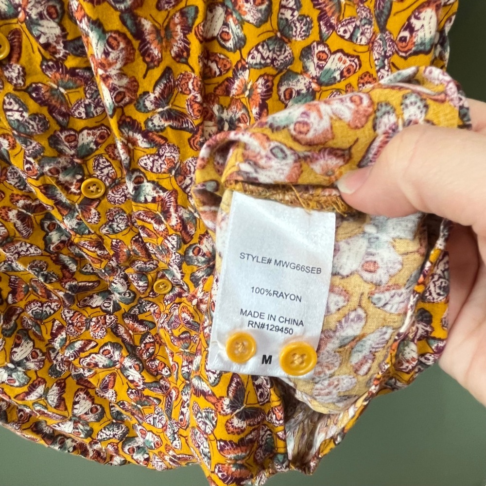 Earthbound Trading Co Butterfly Print Rayon Button Down Shirt Mustard Yellow M - Picture 4 of 5